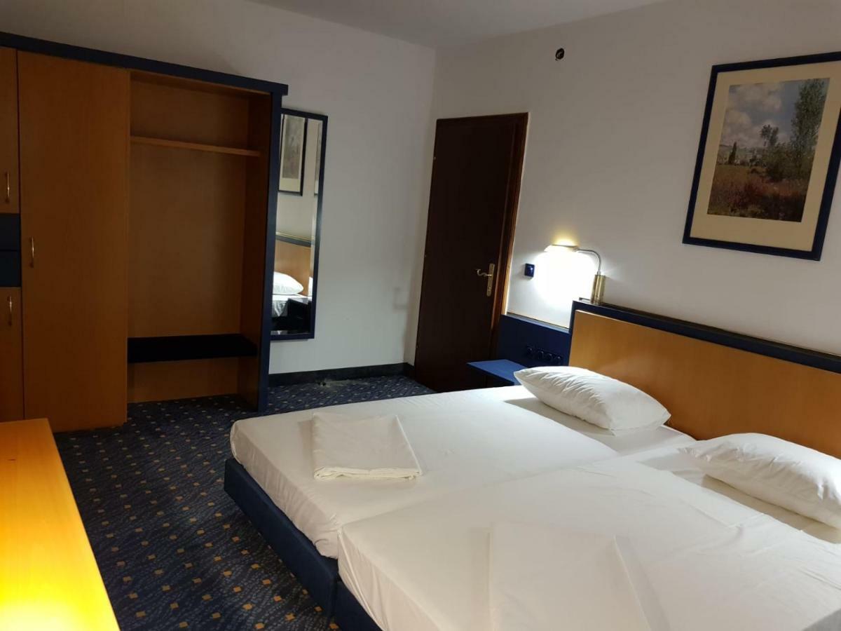 Hotel Portul Dunarii Harsova Zewnętrze zdjęcie